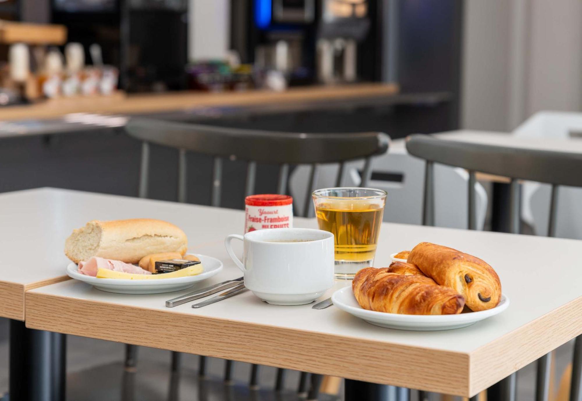 B&B Hotel Lyon Caluire Cite Internationale Екстер'єр фото
